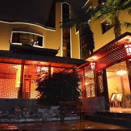 Kunming Green Lake Hostel エクステリア 写真