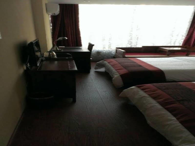 Kunming Green Lake Hostel エクステリア 写真